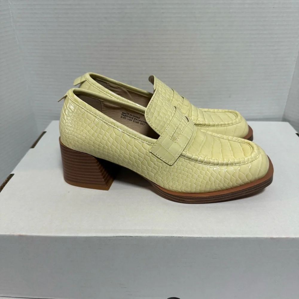 Women’s Urban Outfitters Croc Loafer - Picture 5 of 8